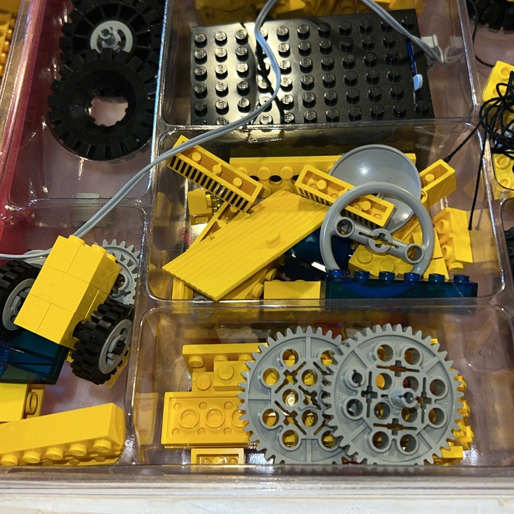 Vintage 1980 Lego Universal Building Set with motor 744 - Picture 10 of 16